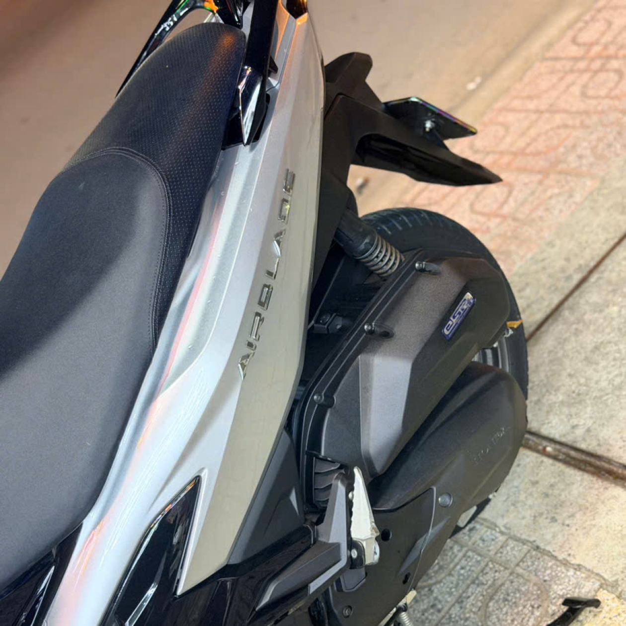 Honda Air Blade 125 2024 Đen Bạc – Smartkey, Động Cơ eSP+, Chính Chủ Đẹp Như Mới