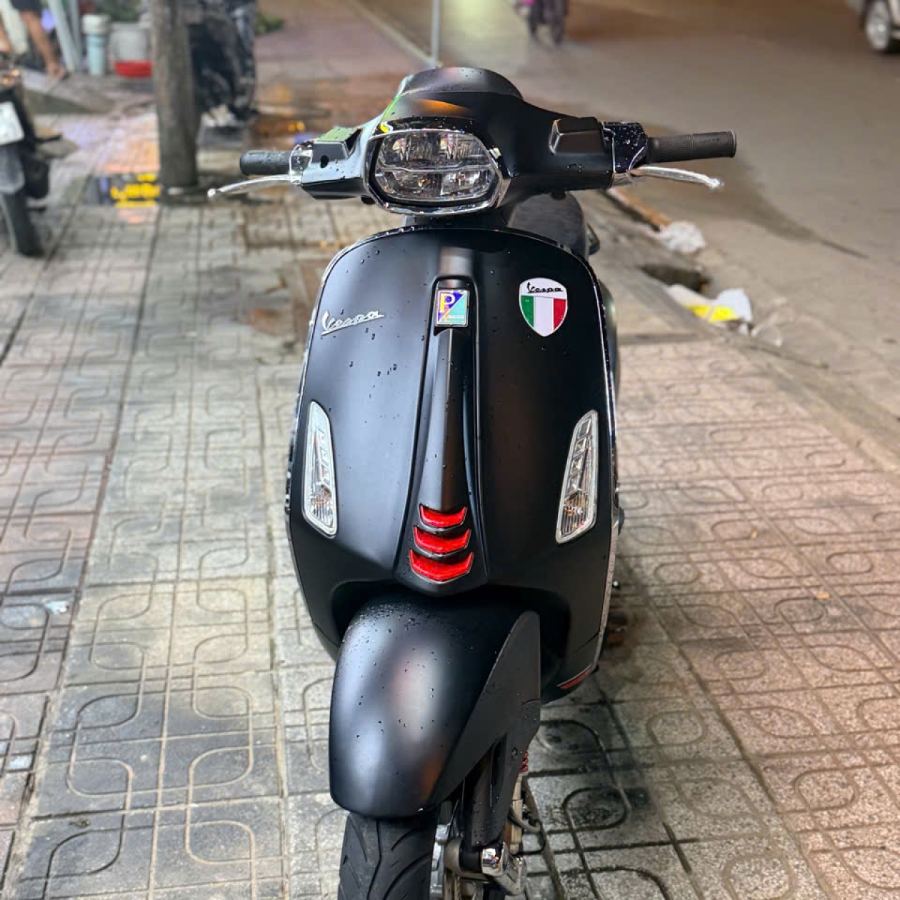 Vespa Sprint 150 ABS 2022 Đen Nhám – Chính Hãng, Phong Cách Ý, Động Cơ i-Get